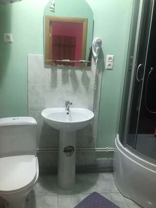 Гостиница Атлантик Барнаул Номер эконом с 2 односпальными кроватями-4