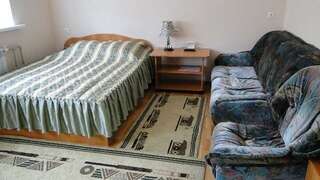 Гостиница Атлантик Барнаул Номер стандарт с 1 двуспальной кроватью-5